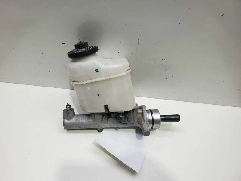 2004-2008, Toyota Camry, Brake Master Cylinder, 3.0L-6Cyl, FWD, PN: 47201-33230 - Image 2 of 4