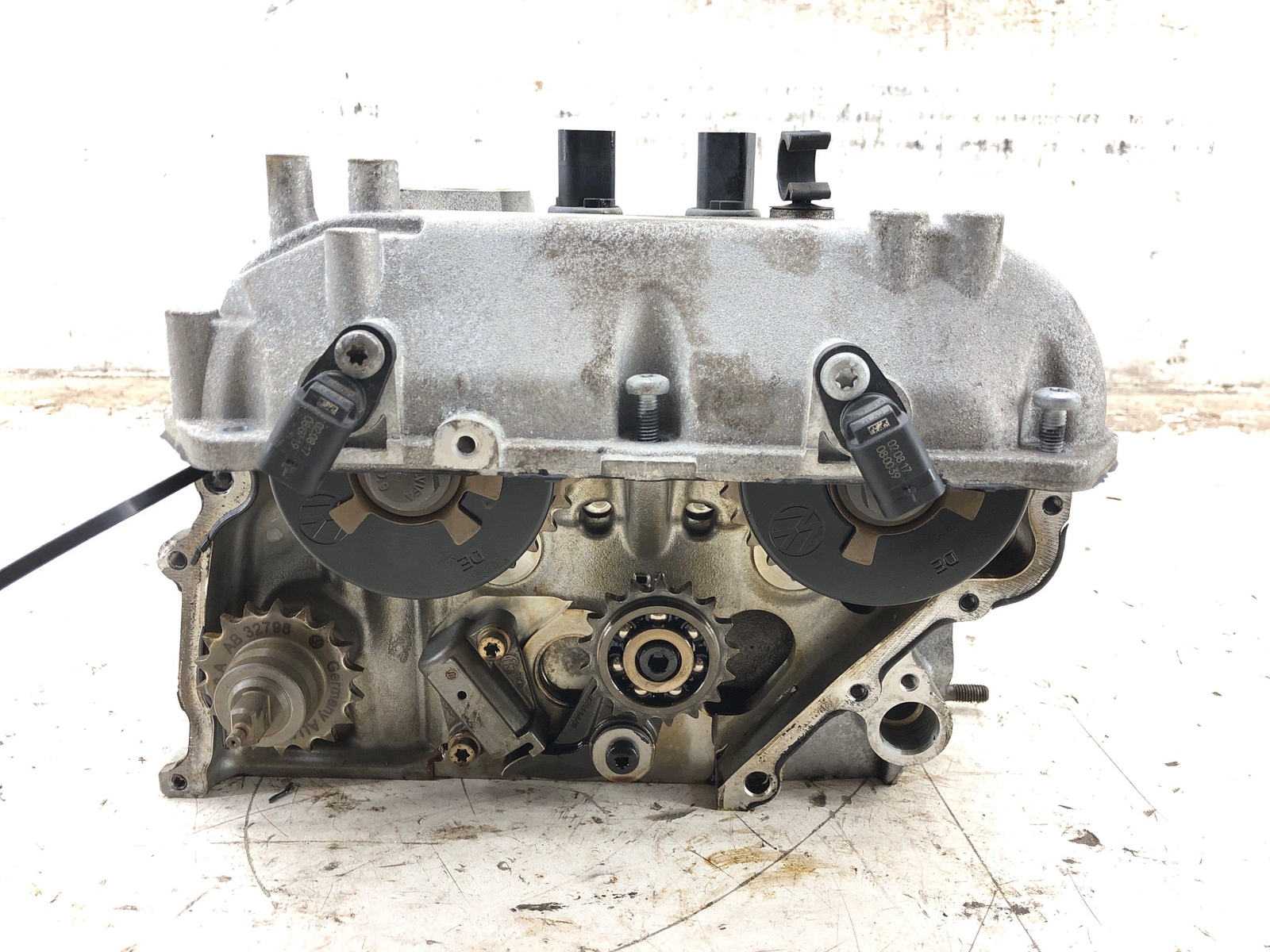 2016-2020 BENTLEY BENTAYGA 6.0L W12 RIGHT ENGINE CYLINDER HEAD *PARTS ONLY* OEM
