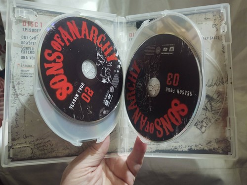 Sons of Anarchy DVD Season 4, 656 min Region 1 US / Canada - 14 Episodes 4 discs - Picture 2 of 3