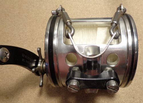 Carrete de pesca Penn Senator 9/0 115L con mango de tiburón AccuFrame plateado preciso - Imagen 5 de 10