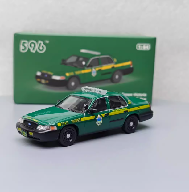596 1:64 Ford Crown Victoria Vermont State Police Las Vegas Police