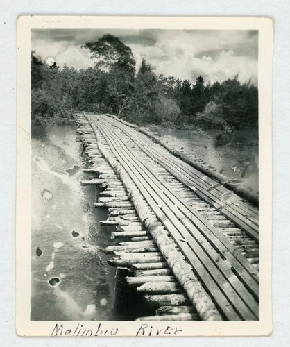#  9 OLD WW2 MILITARY PHOTO  GUADALCANAL  LOG BRIDGE 1942 SNAPSHOT