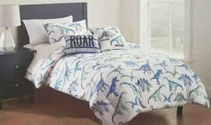 max studio pillows
