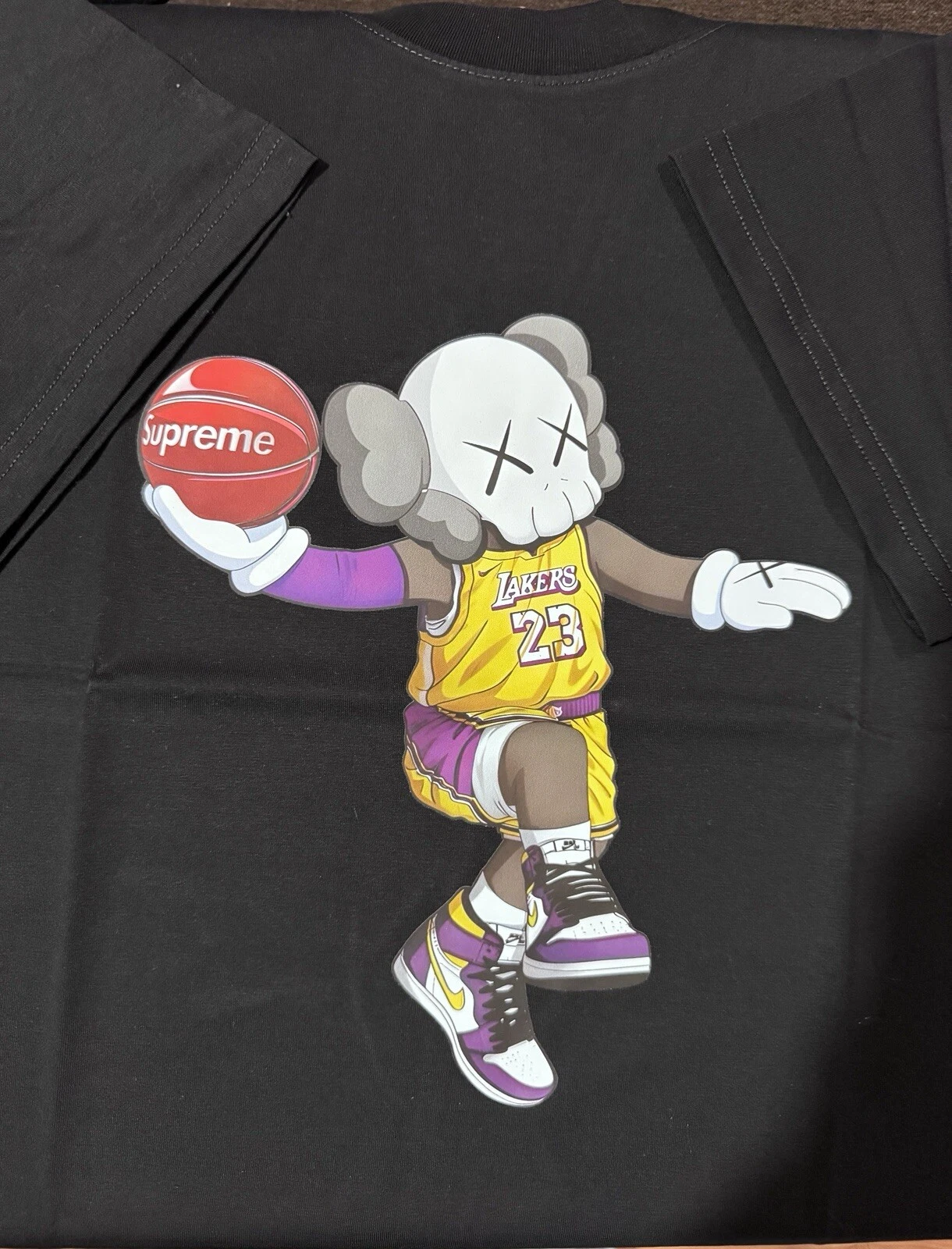 KAPAS   T shirt / Kaws / LeBron James / Supreme / Taille : Medium / Neuf avec étiquettes 