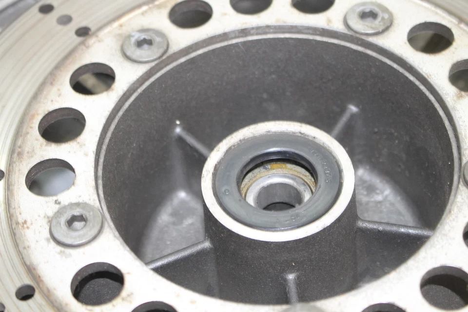 1984 KAWASAKI 700 LTD ZN700A SHAFT REAR BACK WHEEL RIM W/ ROTOR 16X 3.00 — 第 3/4 张图片