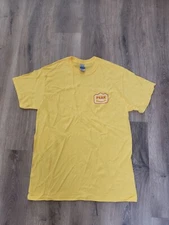 Amazon Peak 2020 Delivering Smiles Together Men's Yellow T-Shirt Size MEDIUM M