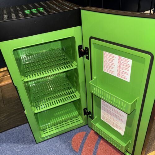 Microsoft Xbox Series X Style Mini Fridge Cooler - Turns On - No Cooling 17315 - Picture 3 of 7