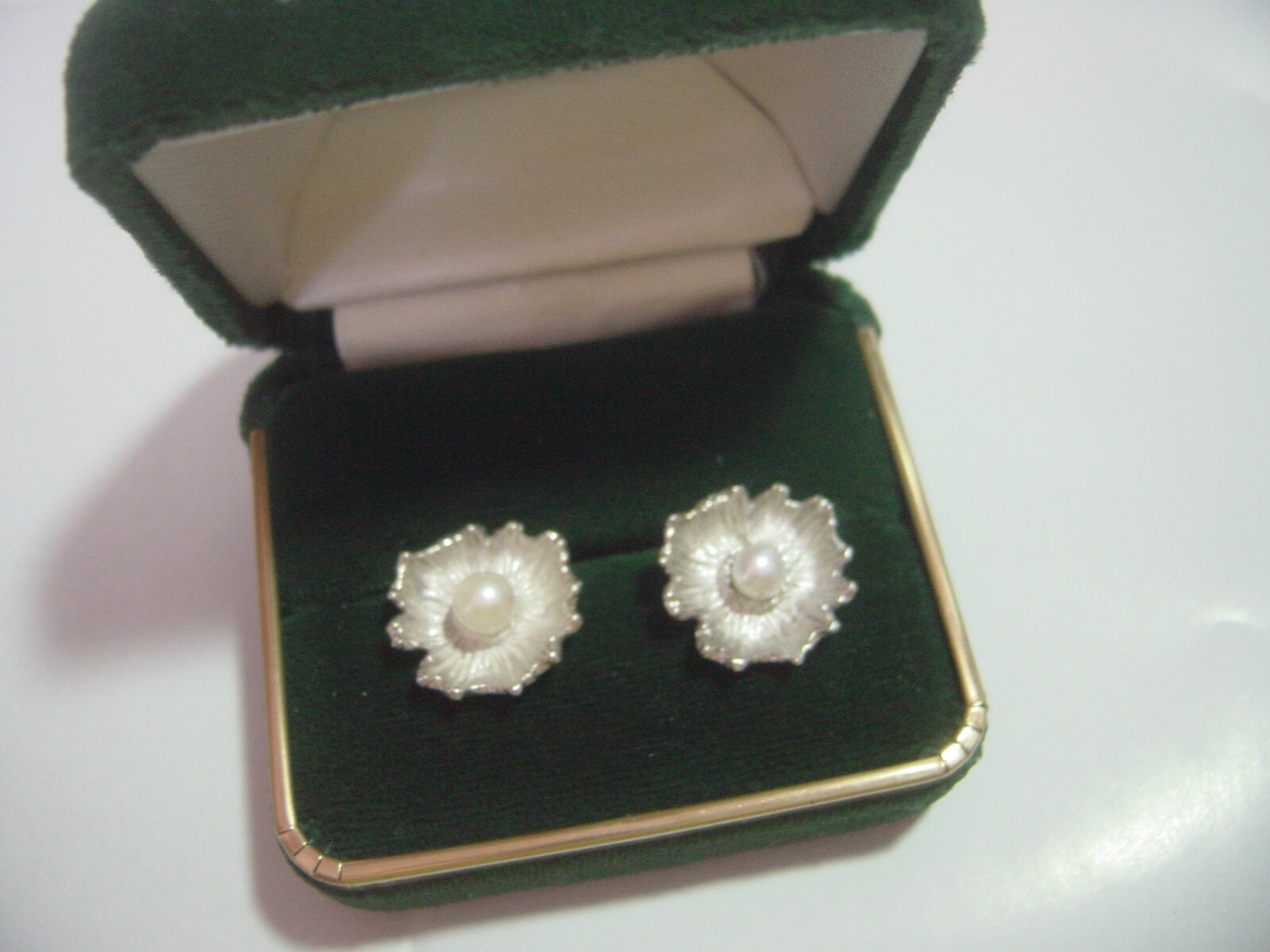 Solid Silver flower earings-Stunning designer-sup… - image 1