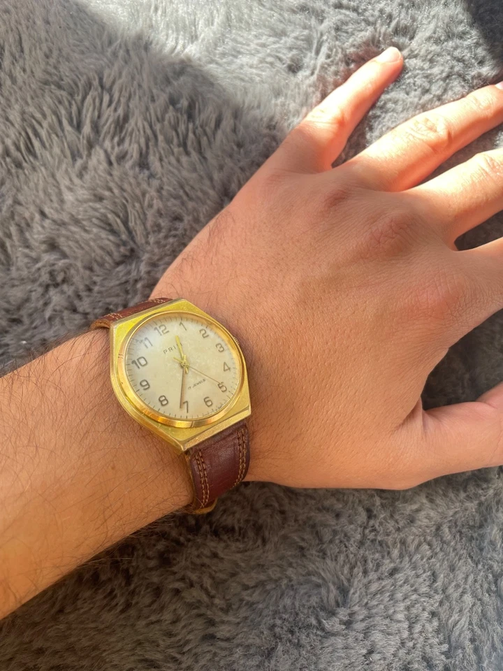 Vintage Prim 17 Jewels 36 mm Gold-Toned Mechanical Wristwatch –Good Condition - Image 4 of 4