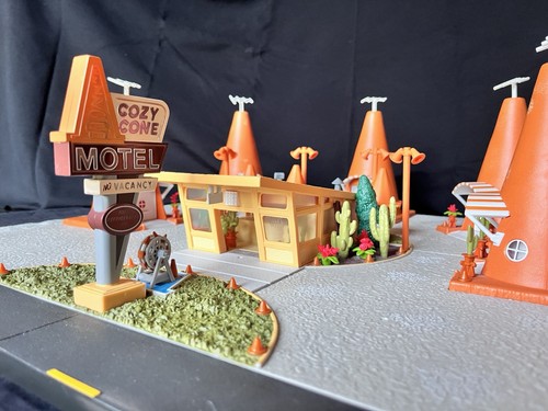 Precision Series Disney Pixar Lighted Cars Sally’s Cozy Cone Motel Playset