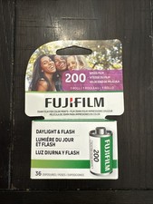 FUJIFILM 200 Color Negative Film 35mm Roll Film, 36 Exposures expiring 09/2025
