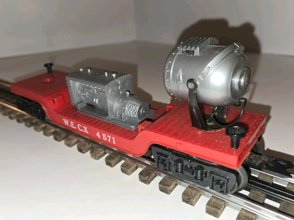 Marx W.E.C.X. 4571 Floodlight Generator Car Type F Trucks - Image 4 of 4