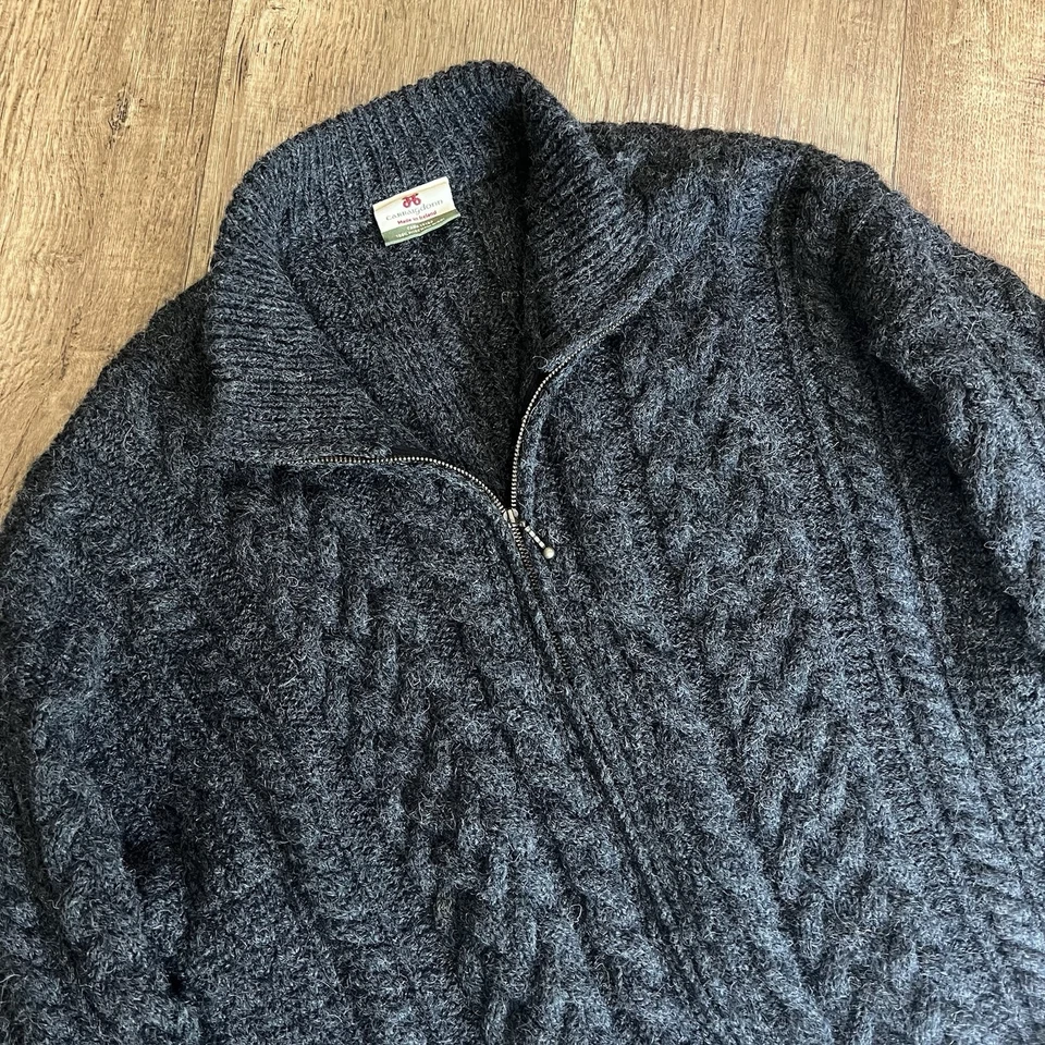 Suéter de punto de cable de lana irlandesa para hombre Carraig Donn Charcoal Sz Large Foto 4 de 4