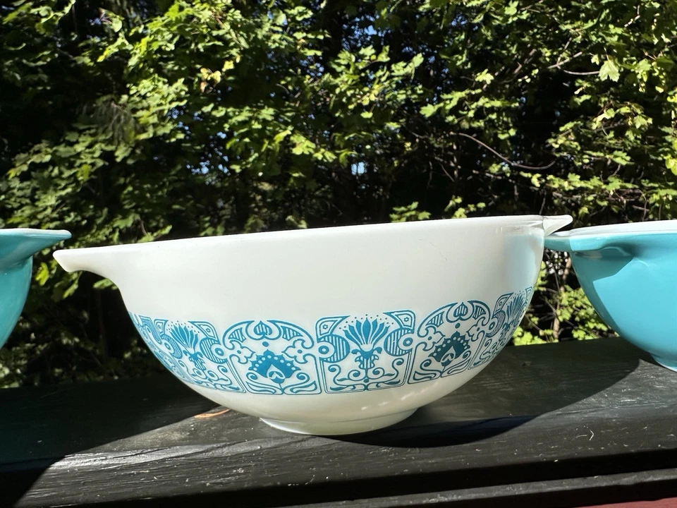 Pyrex Cinderella Blue Horizon Set 4 Nesting Mixing Bowls Turquoise White BUY NOW - Image 3 of 4