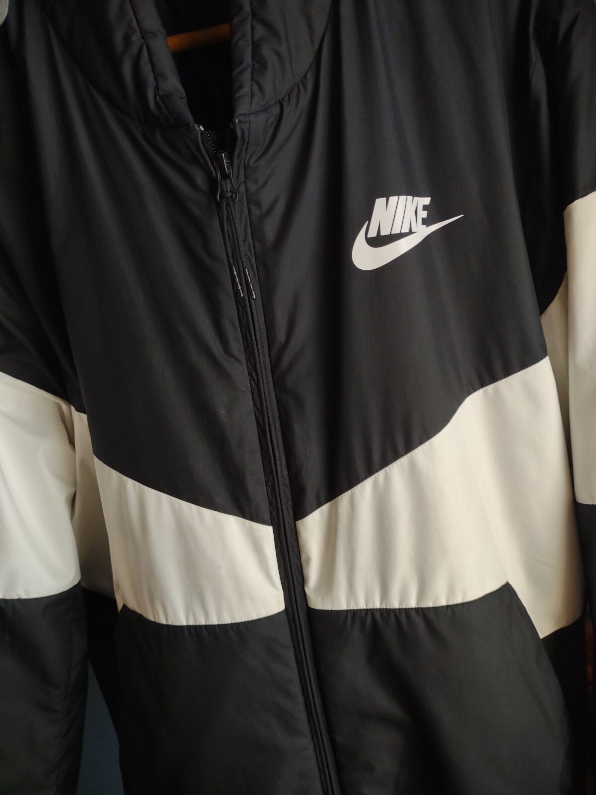 Nike Stand Collar Stay Warm Sports Jacket Black CD9235-010 Swoosh Logo L