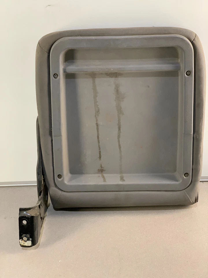 2004 Isuzu NPR Right Bottom Seat - Used - Image 4 of 4