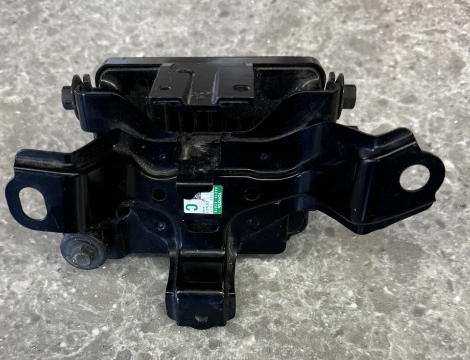 Unidad de módulo sensor de distancia de control de crucero OEM 15-17 Toyota Prius V 88210-47070 Foto 3 de 4