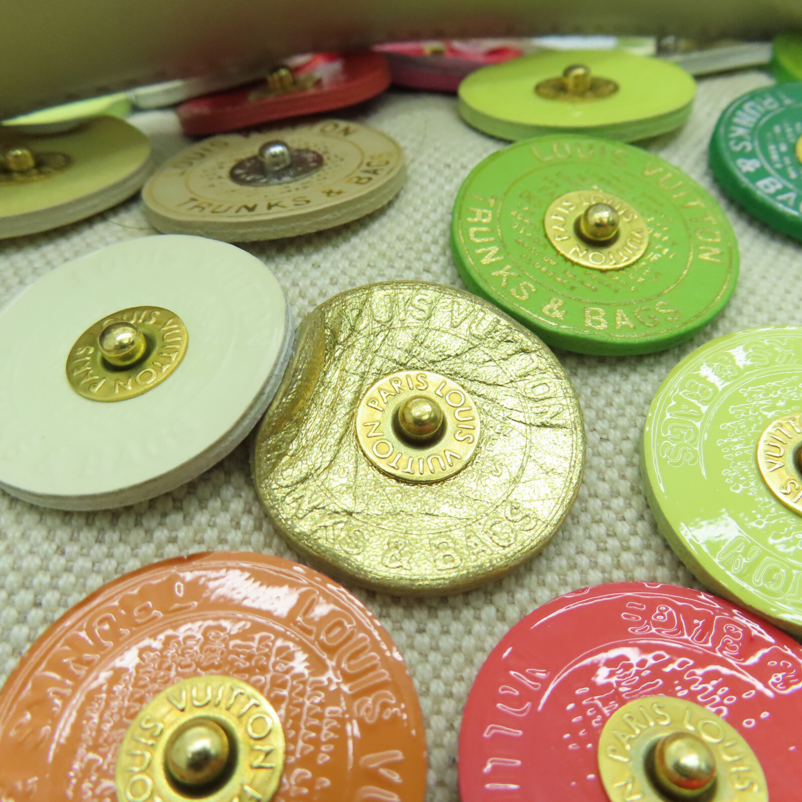 Louis Vuitton LV GHW Limited Edition Polka Dot Fleurs… Gem