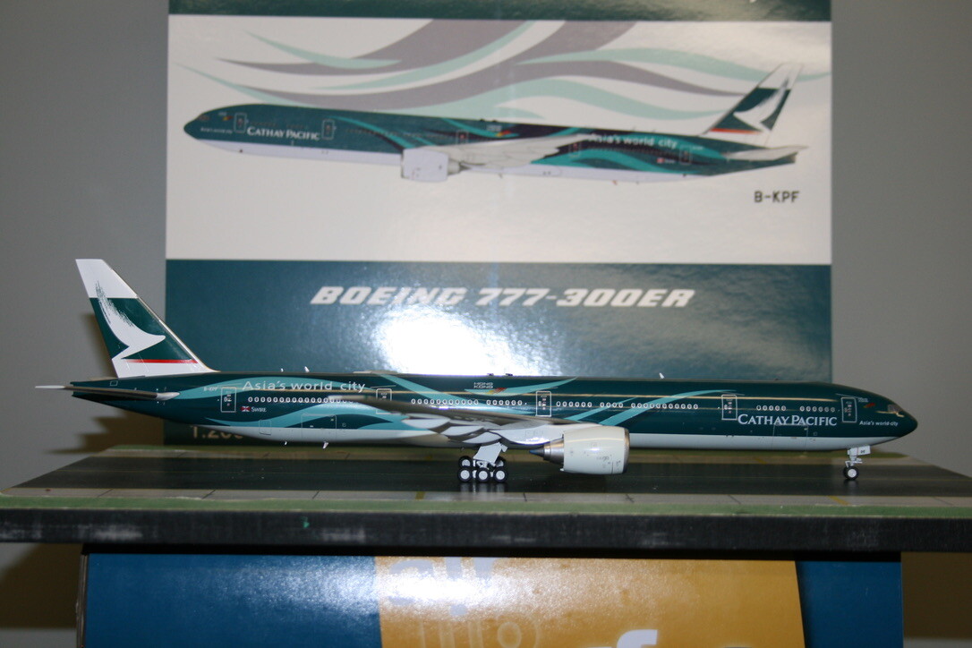 Inflight200/J-Fox 1:200 Cathay Pacific Boeing 777-300ER B-KPF (WB