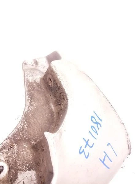 2000 TOYOTA SIENNA LE DRIVER SIDE FRONT MUD GUARD  - Image 4 of 4