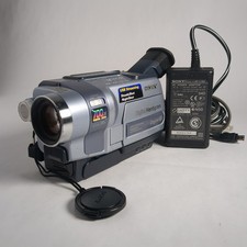 Sony Handycam DCR-TRV250 NTSC Digital-8 Camcorder 700x Digital Zoom - Tested