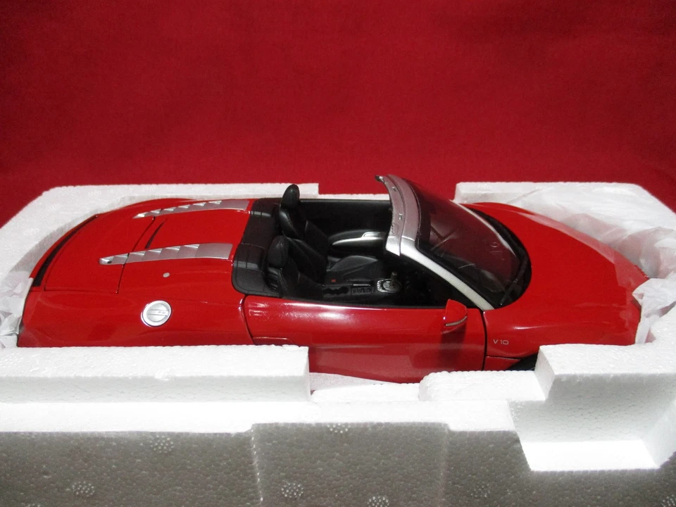 1:18 Scale Audi R8 Spyder Red Kyosho Diecast Model Car Minichamps Autoart Spark - Image 4 of 4