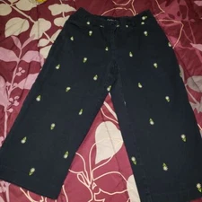 Counterpart Black Jeans with daisy flowers Capris