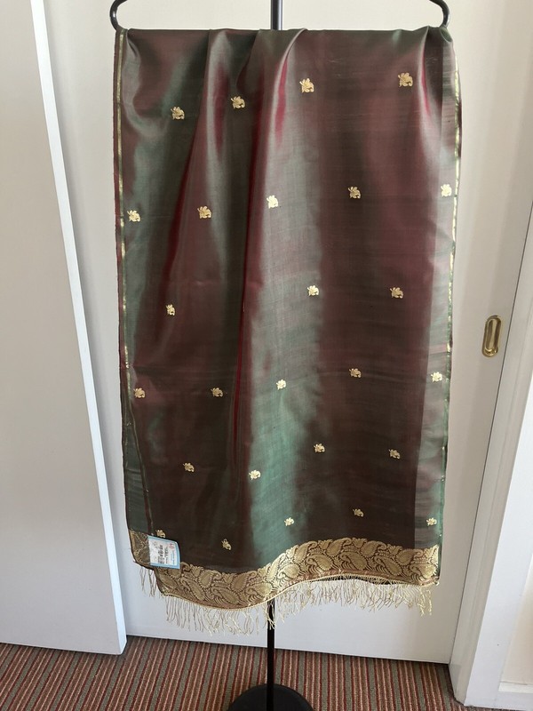 NWT Handloom House Benares silk stole scarf wrap forest green red & gold zari