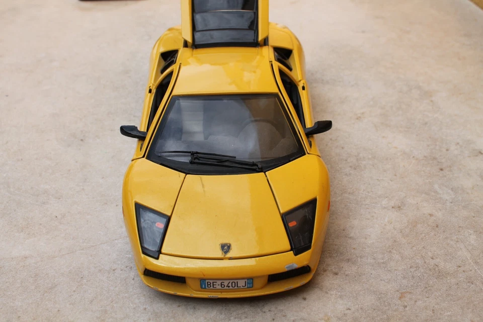 Lamborghini murciélago 1/18 burago jaune - Photo 2/4