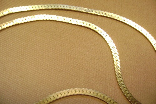 VINTAGE 14KT. SOLID YELLOW GOLD 20 " FLAT SERPENTINE CHAIN NECKLACE- 7 GRAM - Picture 6 of 7