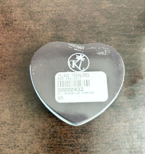 💙 Dominican Republic Heart Shaped Acrylic Fridge Magnet 2.25" x 2.5" x .25" M35 - Picture 5 of 6