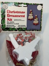 VINTAGE CHRISTMAS ORNAMENT KIT Santa 4055 HOLIDAY INDUSTRIES 1983 BEADED