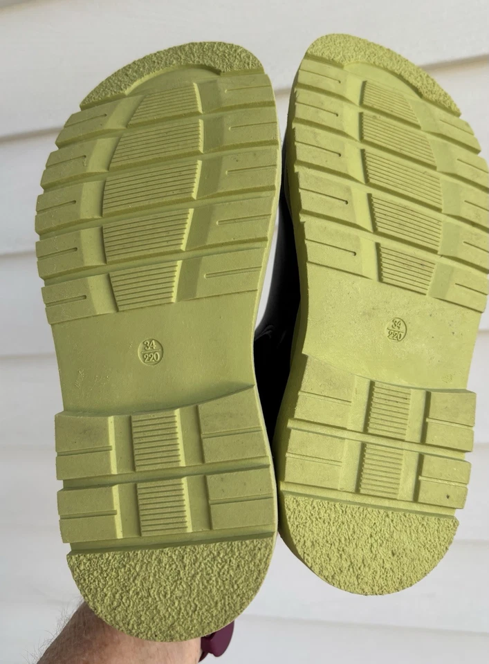 Unisex All Weather Boots Chelsea Style Black Green Kids Children’s Size 34/220 - Image 3 of 4