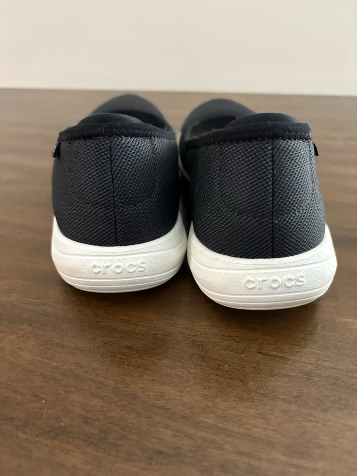 Zapatos sin cordones Crocs para mujer talla 10 negros usados en excelente estado informales viajes a la playa  Foto 4 de 4