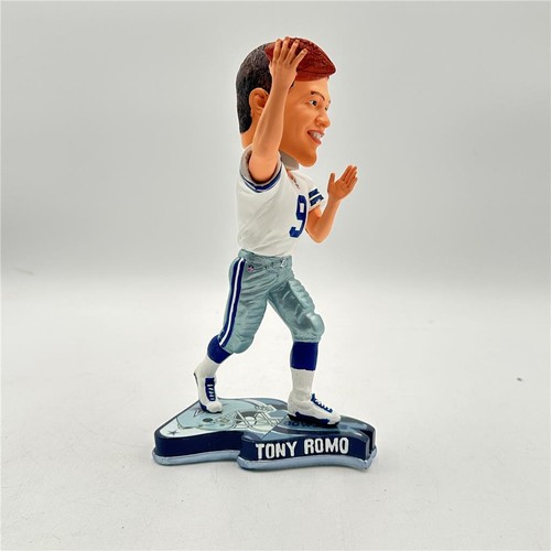 Legend of the Field Tony Romo Forever Collectibles Bobble Head #35 0f 2013 - Imagen 2 de 5