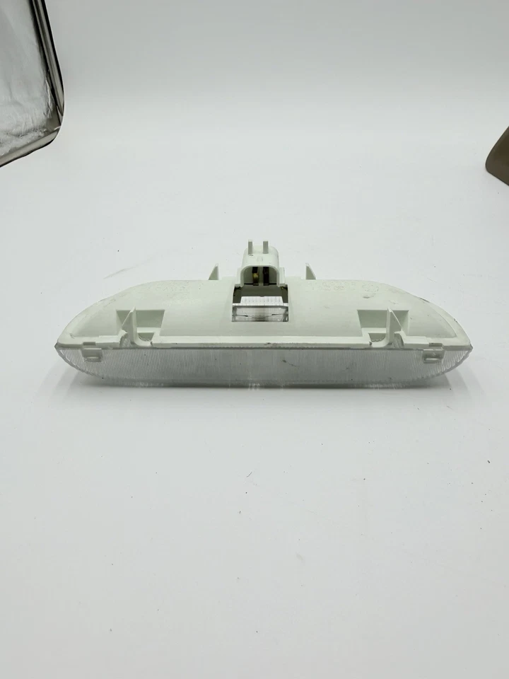 ⭐️ 2008 - 2020 年克莱斯勒 Town & Country 后升降门内部货物灯原始设备制造商 — 第 3/3 张图片