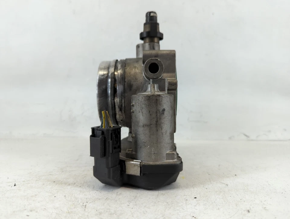 BMW 535i 2008-2010 carrocería del acelerador H80WK Foto 4 de 4