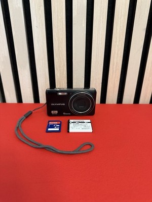 Olympus D-700 Digitalkamera, schwarz 12 Megapixel 4x Zoom 4GB Top Funktion !