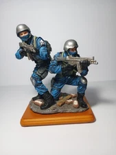 Blue Hats Of Bravery Figurine Vanmark "Completely Prepared"2000 Limited Edition 