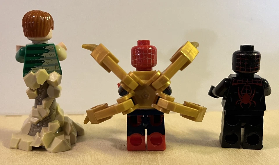 Minifiguras Lego Iron Spider Man, Spider Man (Miles Morales) y Sandman Foto 2 de 2