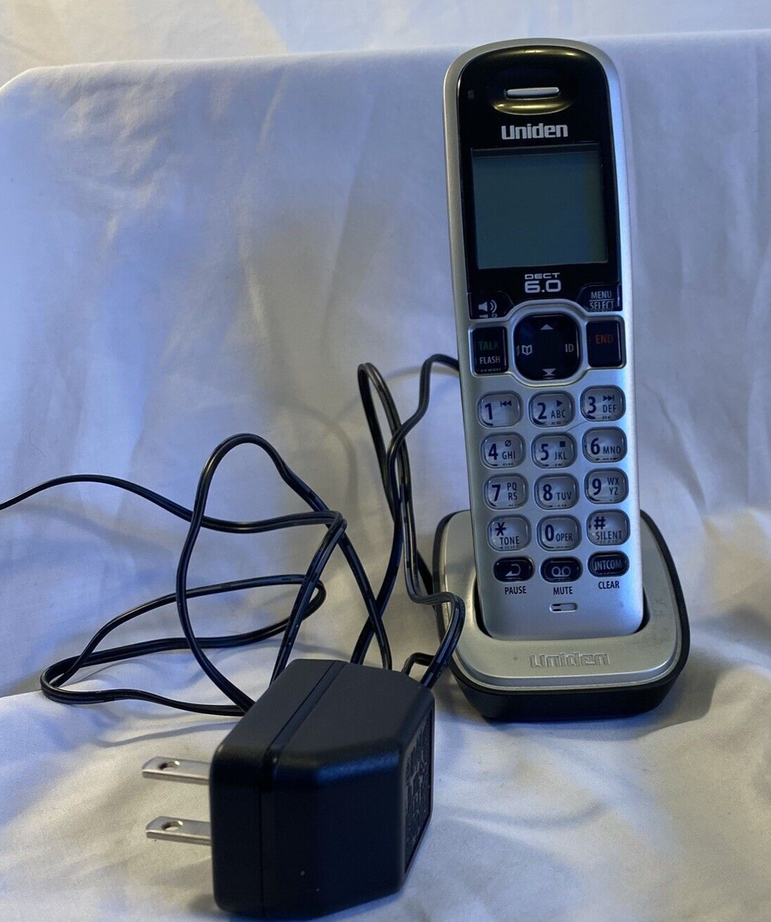 Uniden D1680 1.9 GHz Single Line Cordless Phone with Charger cradle