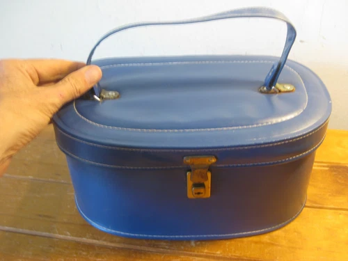 Vintage Australian LISABETH Blue Beauty Case (1960s) Made Sydney - Picture 2 of 14