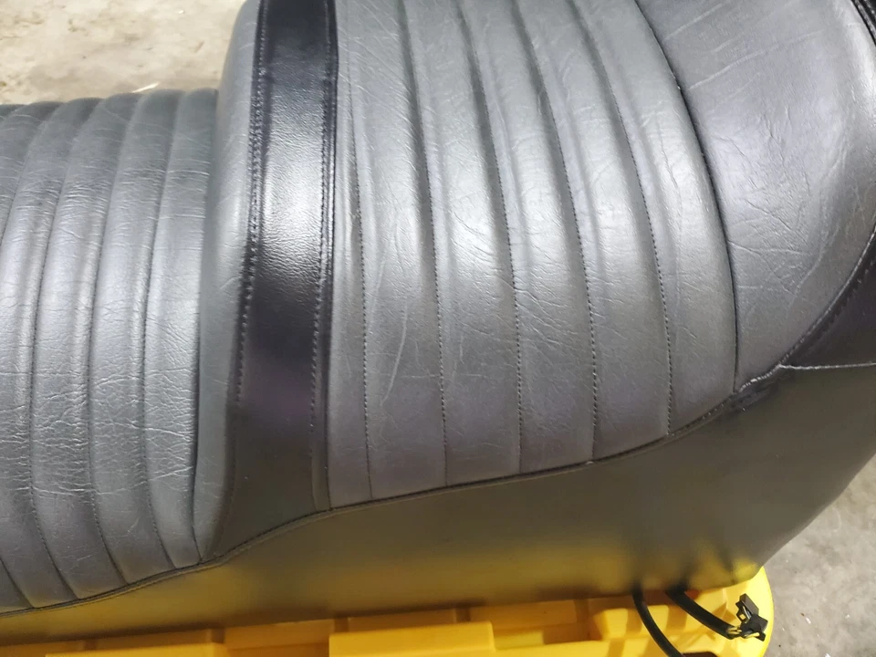 Sillín VENTURE YAMAHA 2UP 97-06 VMAX XTC SXR 500 600 700 Phazer SX Viper Foto 2 de 4