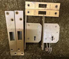 2x Chubb 5 Lever Mortice Deadlocks 67mm Keyed Alike With 2 Keys Brass Finish