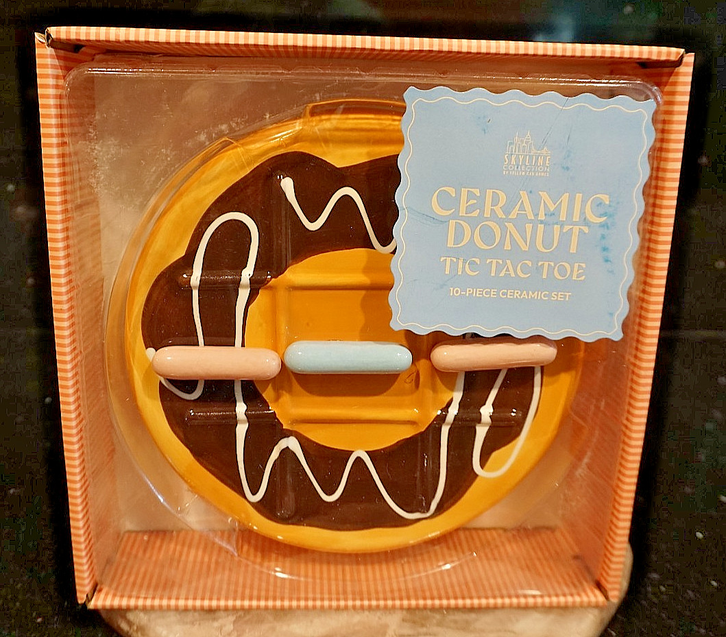 Skyline Collection Ceramic Donut Tic Tac Toe 10-piece Game Set NEW
