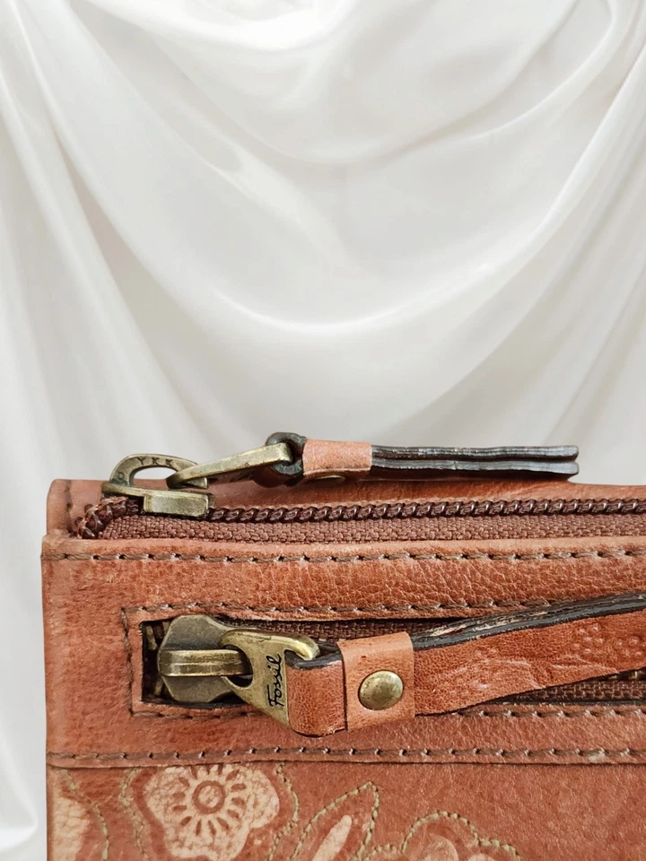 Cartera portatarjetas vintage de cuero cosida floral fósil Foto 3 de 4