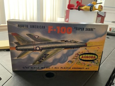 Aurora 1:77 N American F-100 Super Sabre Kit No. 490-70, Complete Vintage