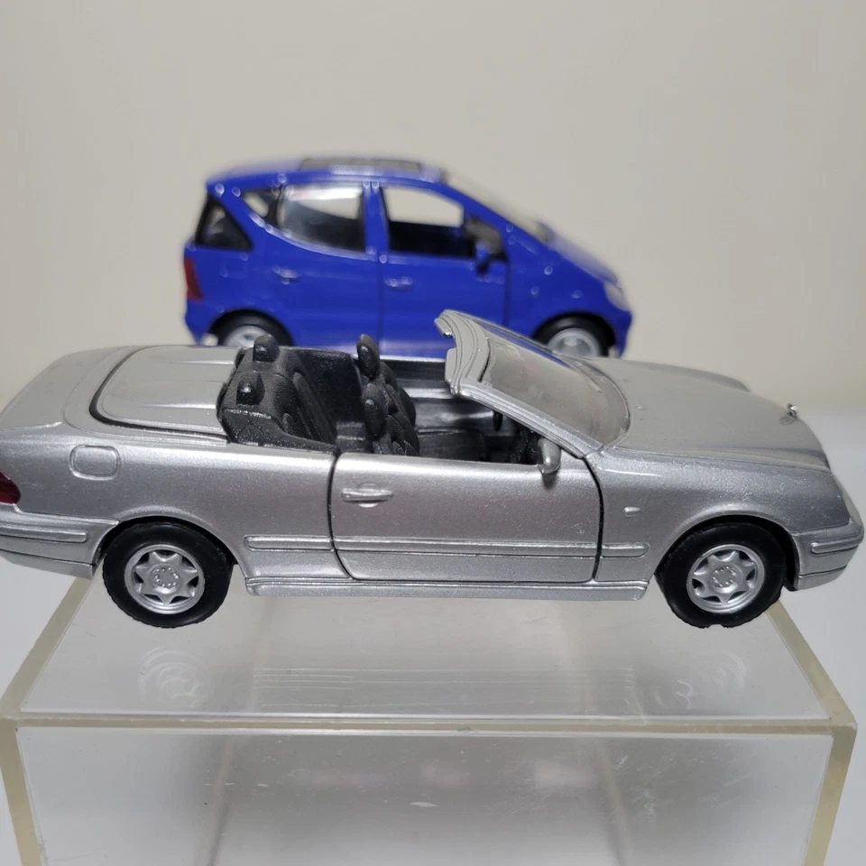 Maisto Mercedes Benz CLK Cabriolet 1:38 & Maisto A Class 1:34 - Image 4 of 4