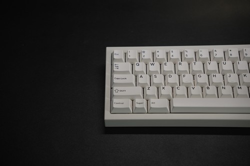 Custom Mechanical Keyboard (Minimal and Sleek 65%, Thocky and Creamy) READ DESC! - Picture 5 of 20