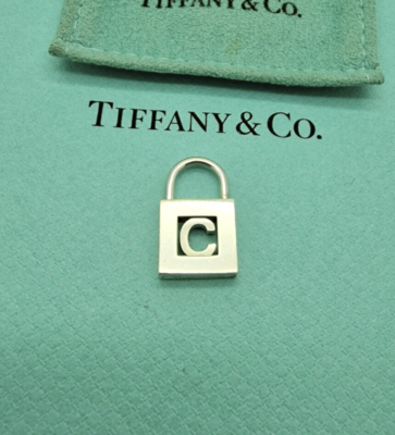 Tiffany & Co. シルバー Cロックチャーム Tiffany & Co. Rare Silver Initial Alphabet Letter 'C' Lock Padlock